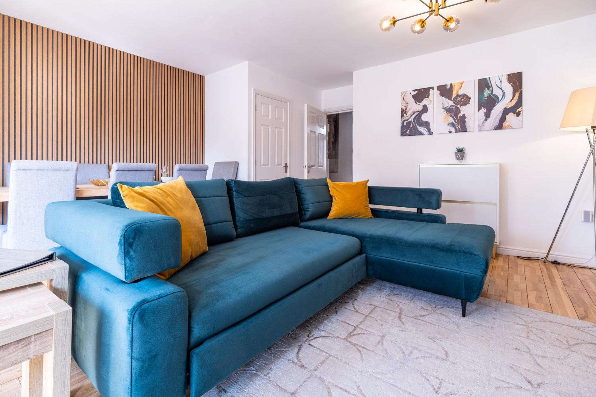 Modern And Spacious Home From Home 1 Mile From M1 - With Netflix, Prime Video, Ps5, Free Parking, Superfast Wifi, Bbq - Sleeps 11 - By Brightleap Apartments Милтон-Кейнс Экстерьер фото